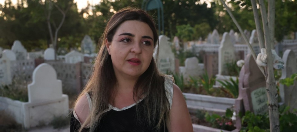 32 yıl sonra hem kendi mezarını buldu hem de gerçek ailesini