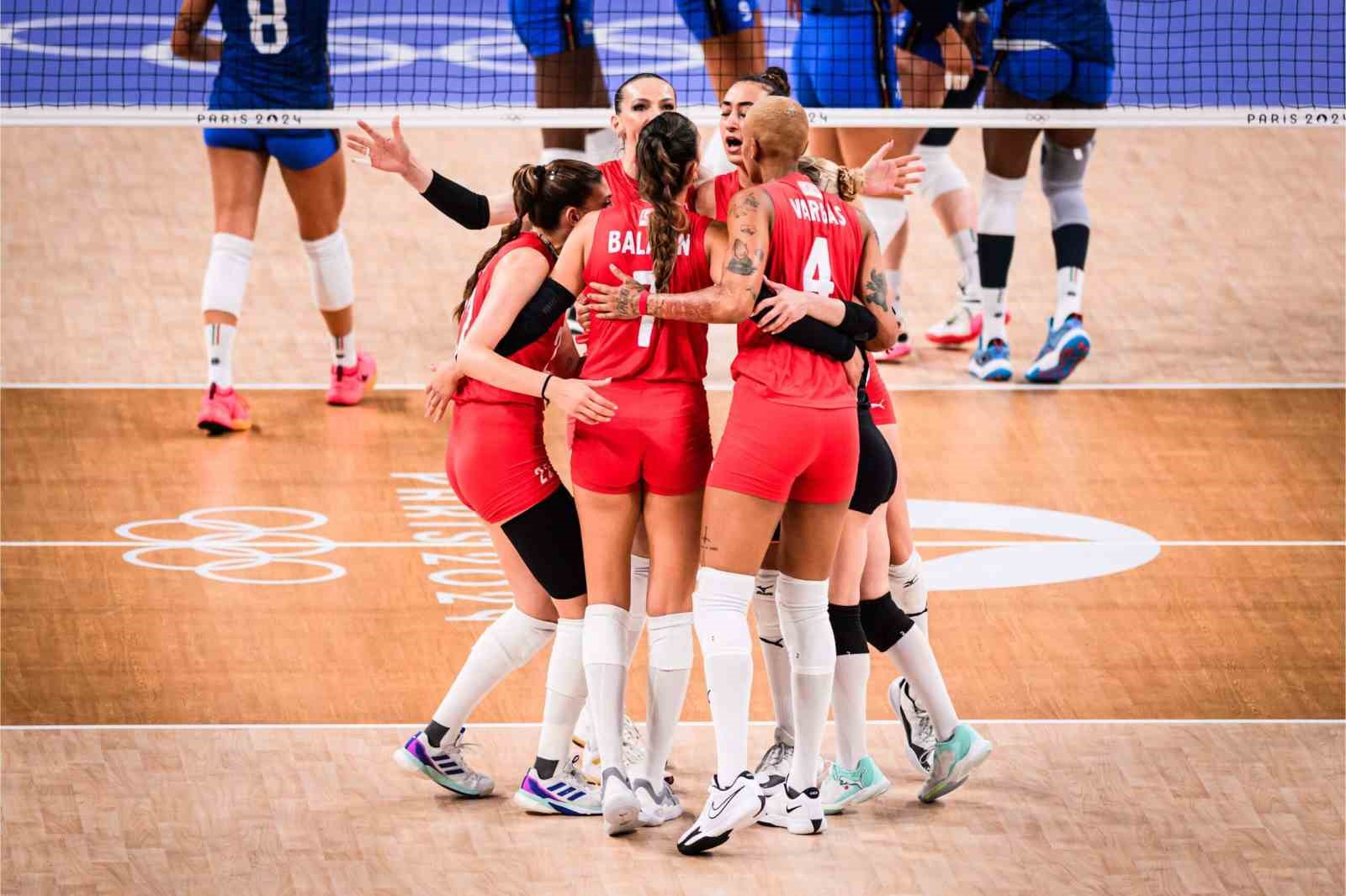 A Milli Kadın Voleybol Takımı, İtalyaya 3-0 Mağlup Oldu