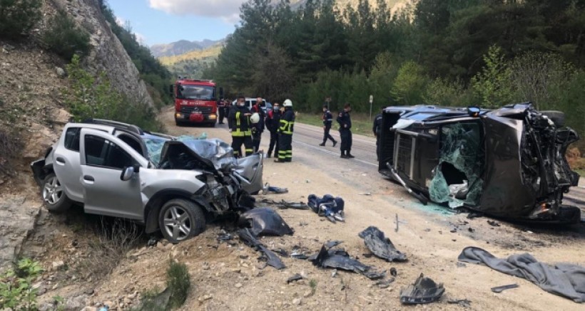 Adana'da Feci Kaza: 3 Ölü 3 Yaralı