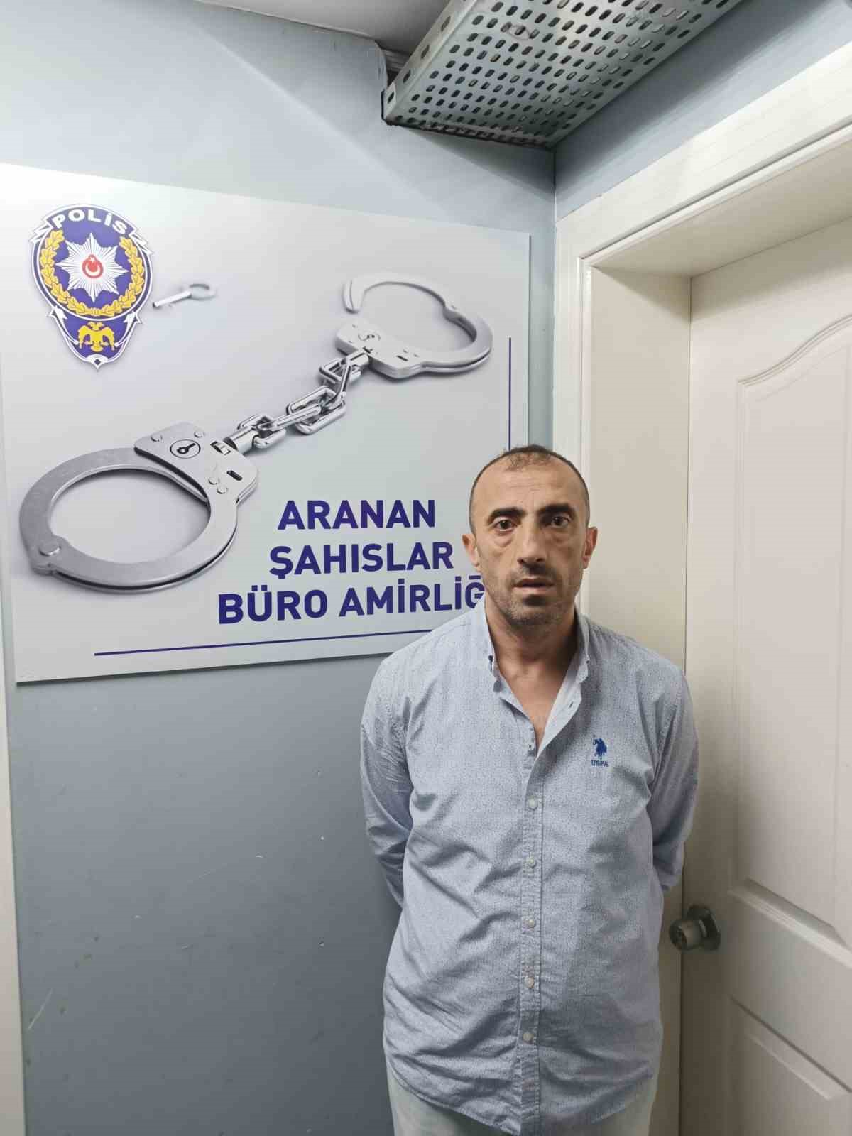 Ağabeyinin Kimliğiyle 6 Yıl Kaçtı