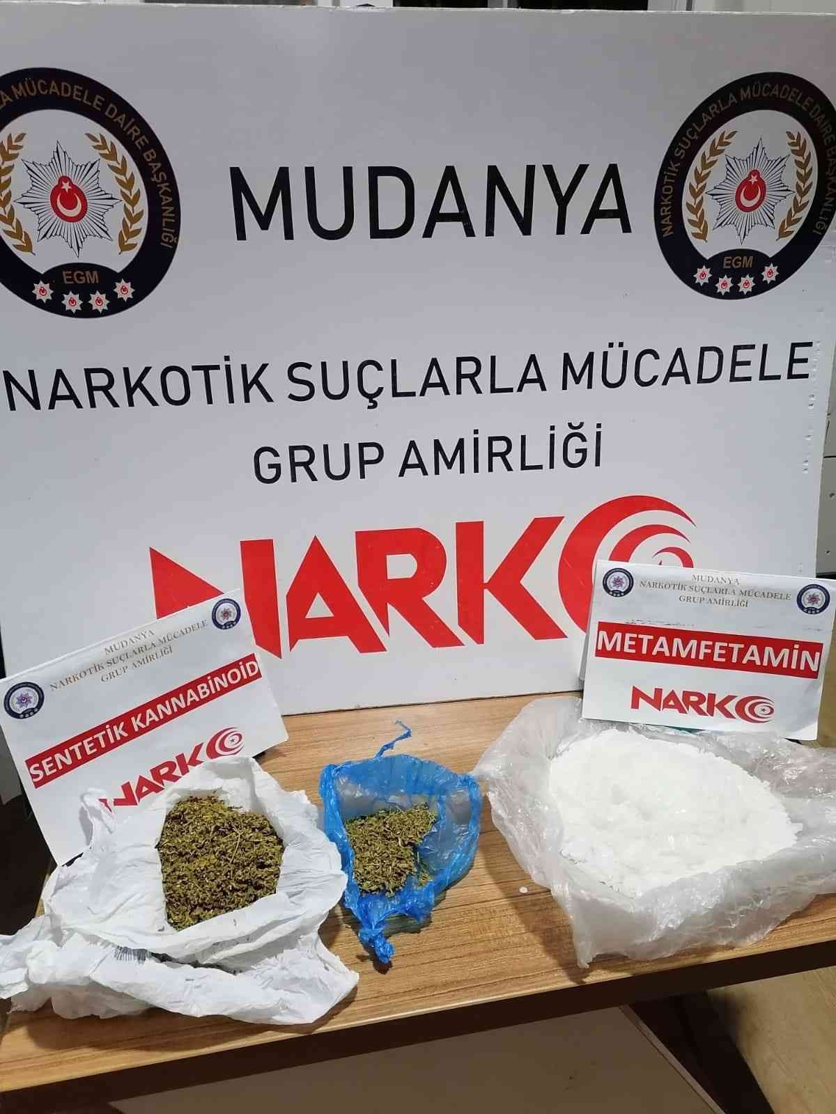 Ailece Uyuşturucuyla Yakalandılar