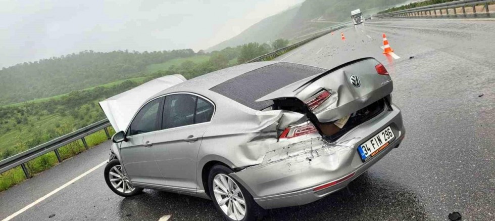 AK Parti Balıkesir Milletvekili Canbey, trafik kazası geçirdi!