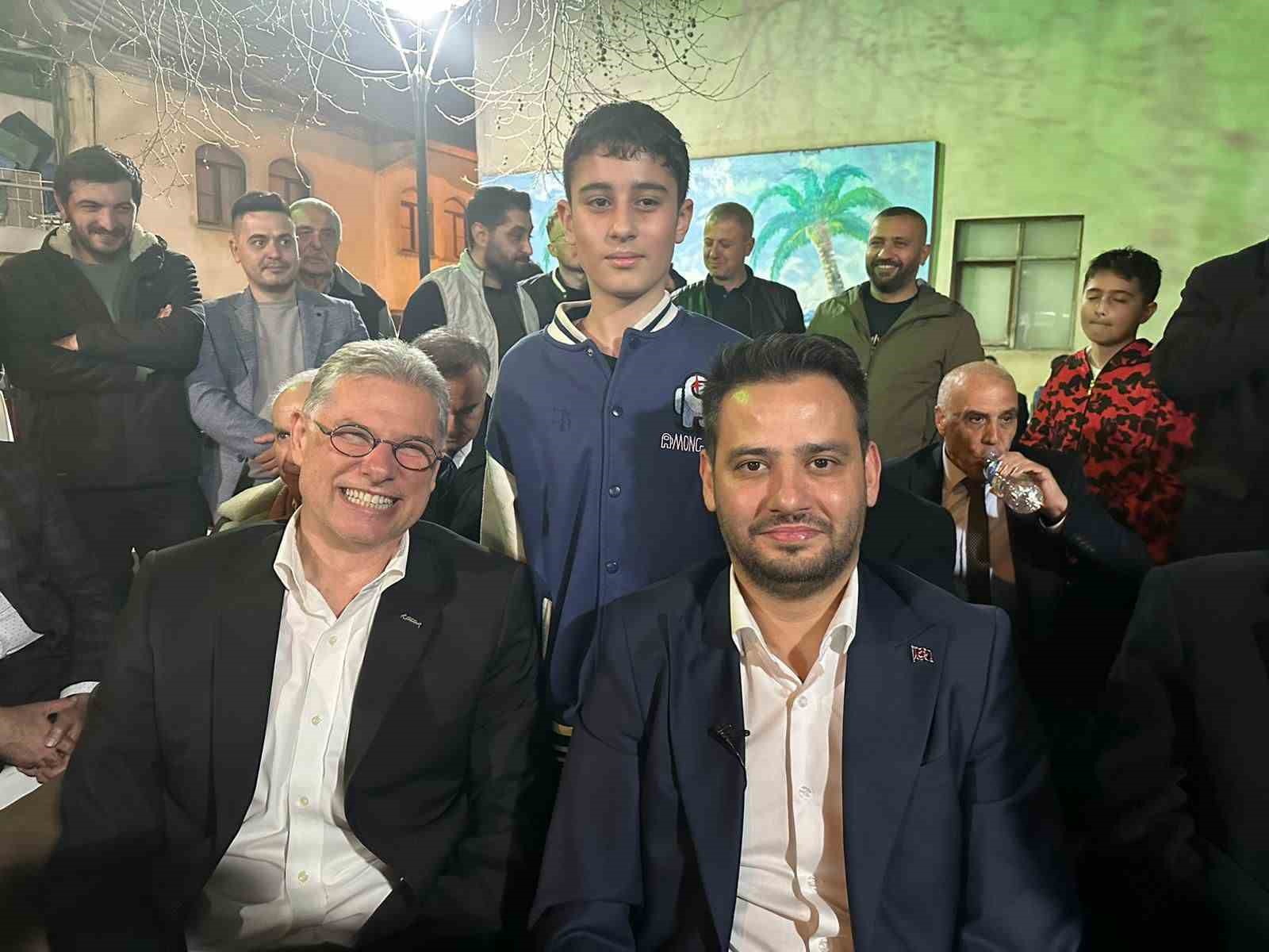 Ak Parti Ve Chp Adayları İftarında Bir Araya Geldi