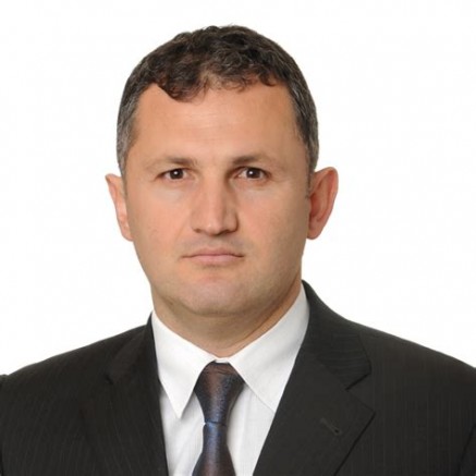 AK Partili aday seçim gezisini bırakıp yaralıların yardımına koştu!