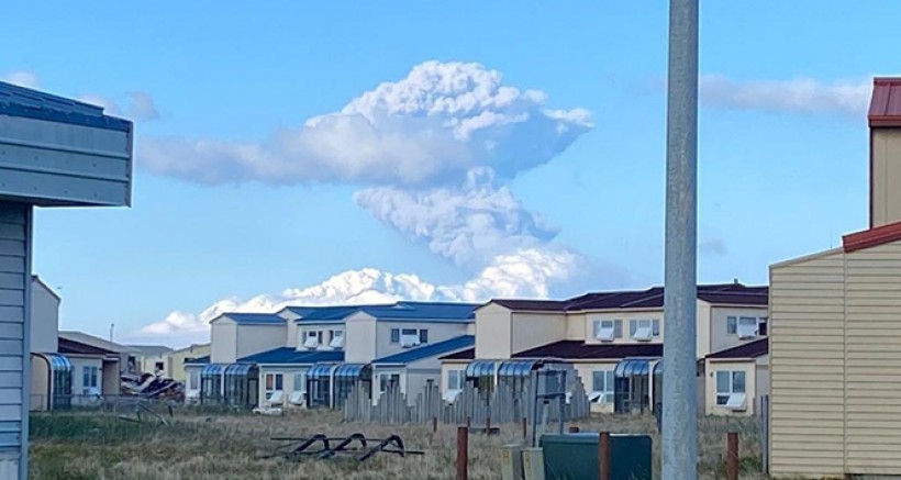Alaska Yarımadası'nda Yanardağ Patlaması