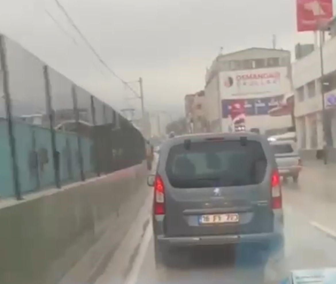 Ambulansa Yol Vermeyen Trafik Magandası Kamerada