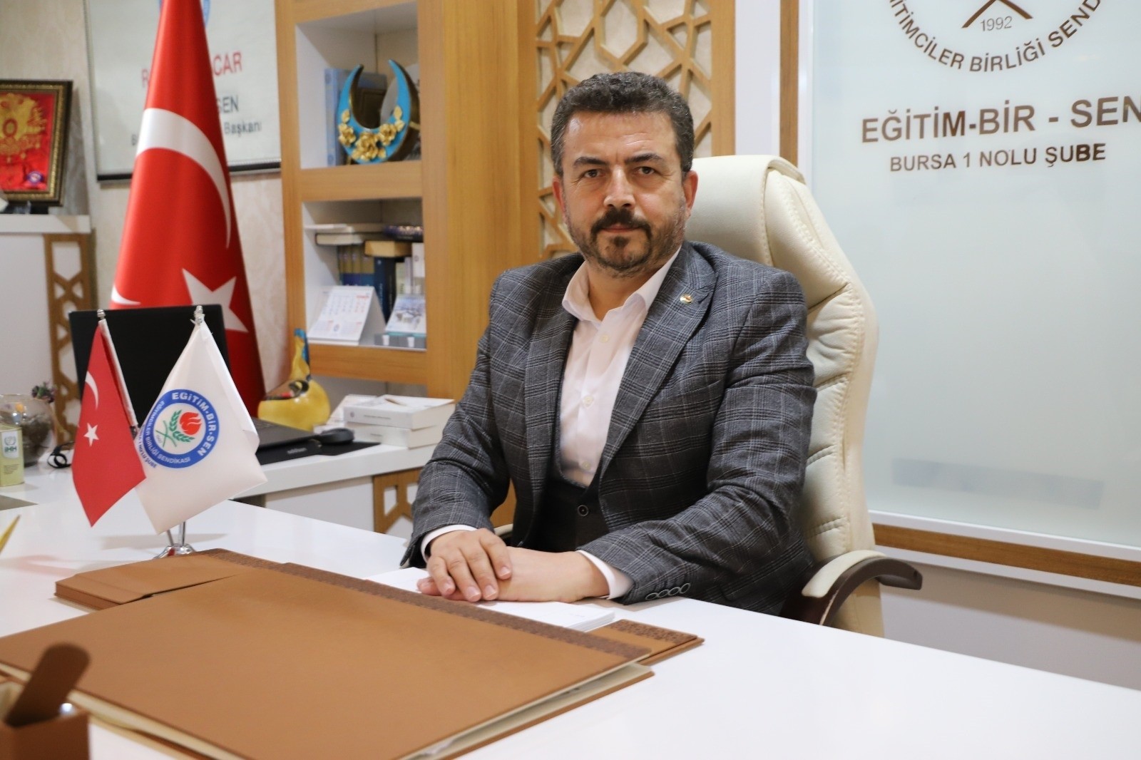Annelere Her Gün Kıymet Vermeliyiz