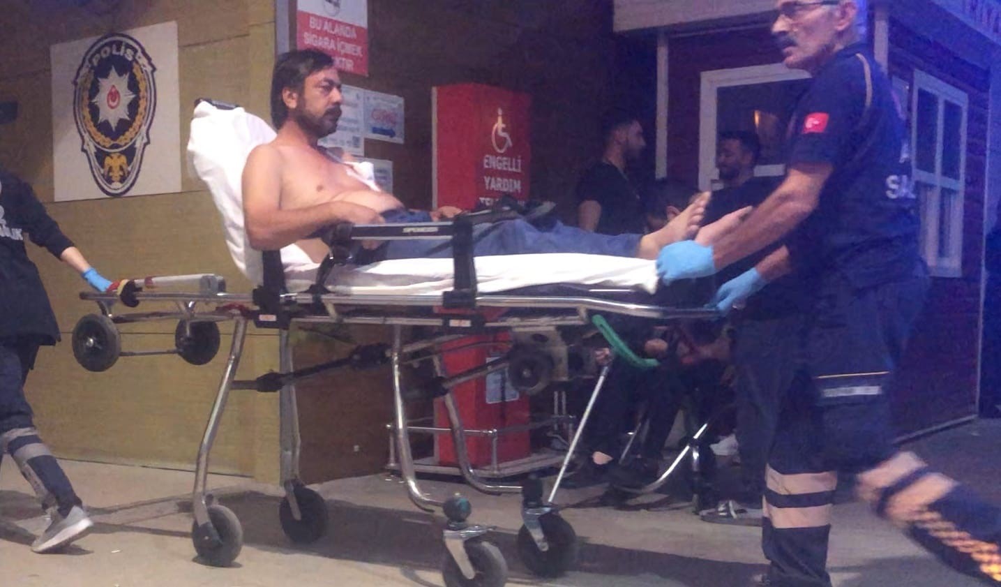 Arkadaşını Tornavidayla Ağır Yaraladı, Alkol İçerken Yakalandı