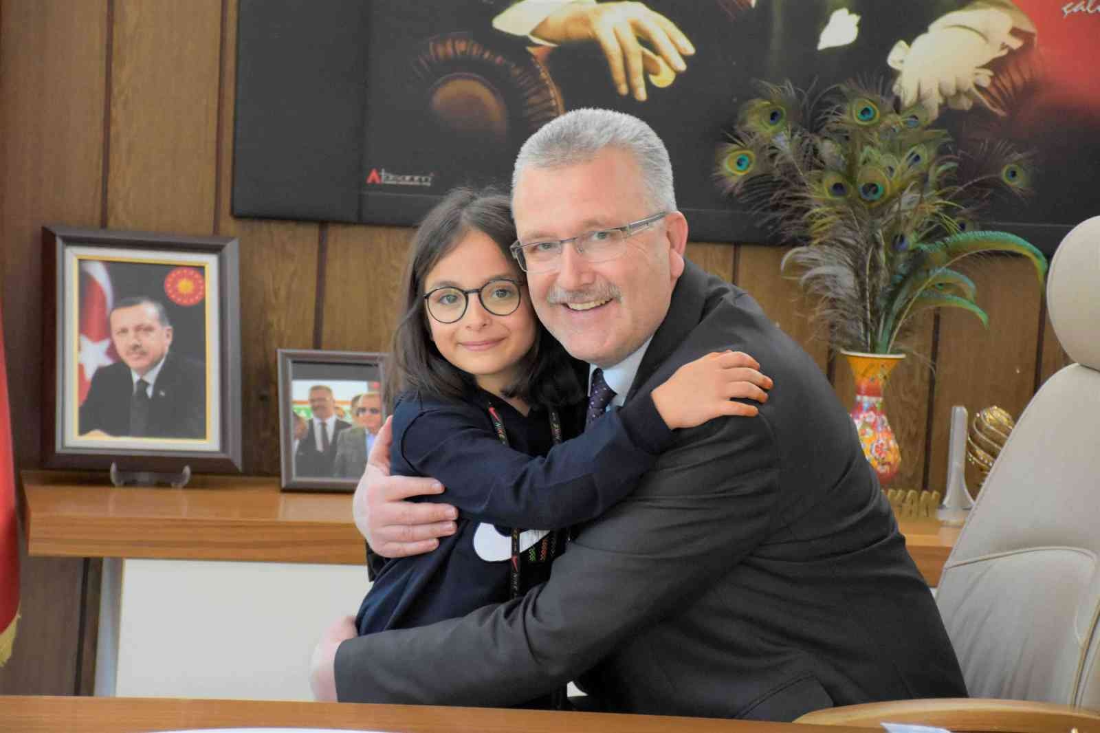 Avrupa Şampiyonu Olan Karacabey Belediyesporlu Elif, Türkiyeyi Gururlandırdı