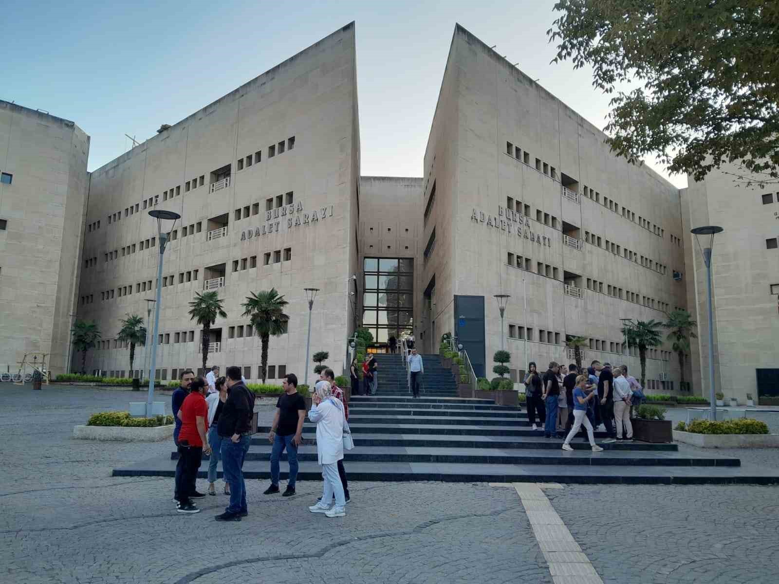 Aynı Daireyi Birden Fazla Kişiye Satma İddiasıyla Yargılanan Sanıkların Duruşması Ertelendi