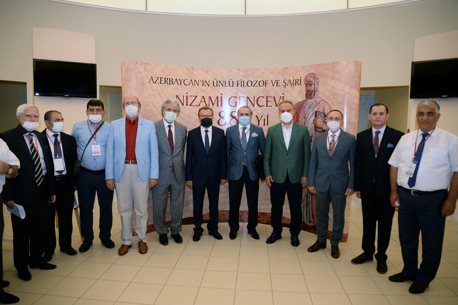 Azerbaycanın Millî Şairi Nizami Gencevî Bursada Anıldı