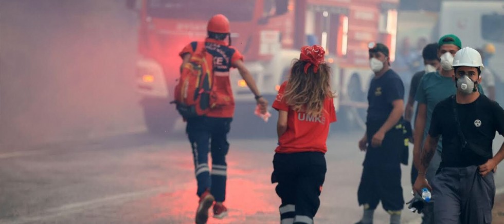 Bakan Koca, Yangın Alanındaki UMKE Personelinin Fotoğrafını Paylaştı