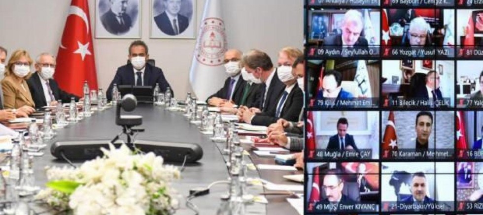 Bakan Özer'den 81 İl için yüz yüze eğitim görüşmesi