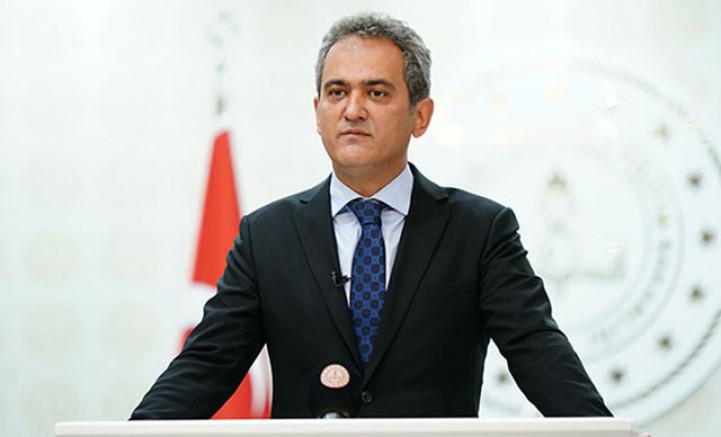 Bakan Özer'den öğretmenlere kutlama mesajı