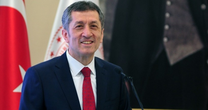 Bakan Selçuk: 'Şu ana kadar 425 bin 430 çalışma arkadaşımız aşı randevusuna dahil edilmiştir'