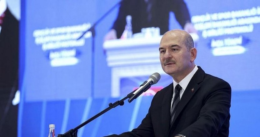 Bakan Soylu, ilk kez yapıldığını duyurdu! 27 bin 707 araca 'uyuşturucu' kontrolü