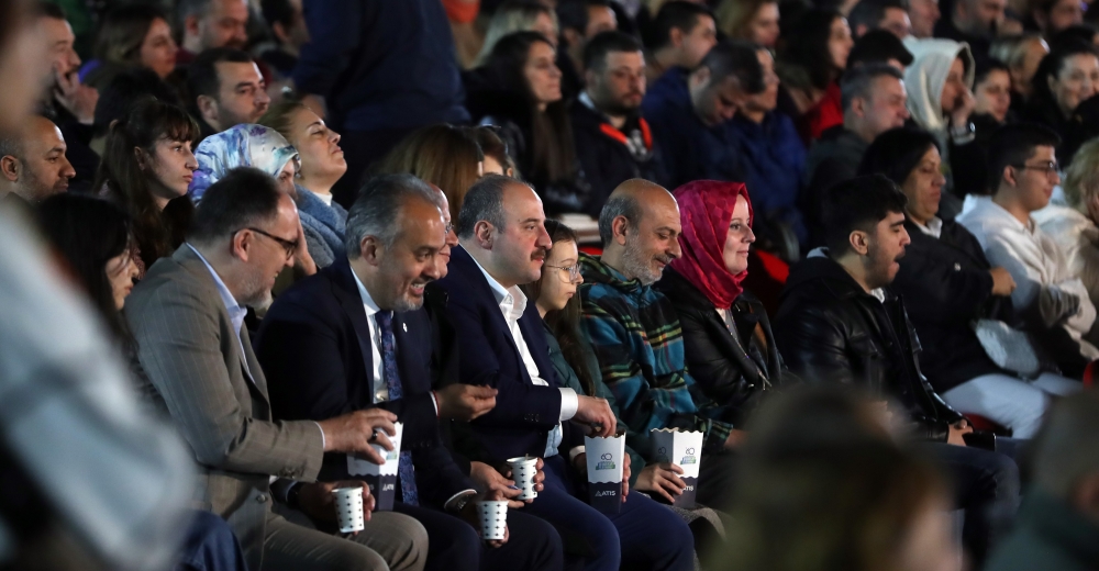 Bakan Varank, Güldür Güldür Show'un Uzay Skecini Yerinde İzledi
