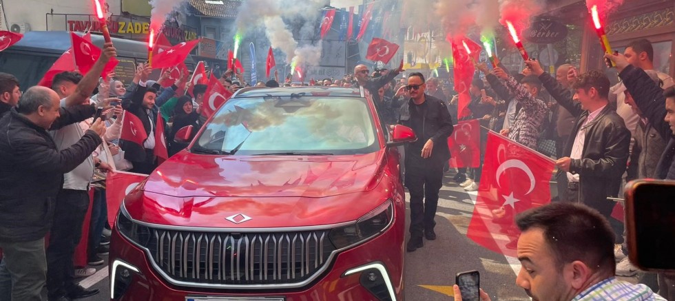 Bakan Varank, Togg'la İnegöl'e geldi