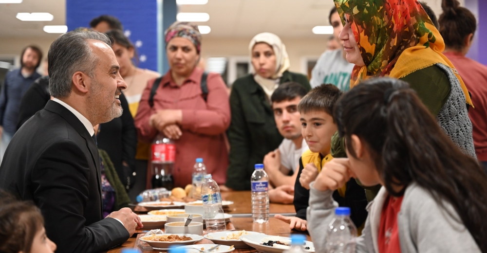 Başkan Aktaş, Depremzedelerle İftarda Buluştu