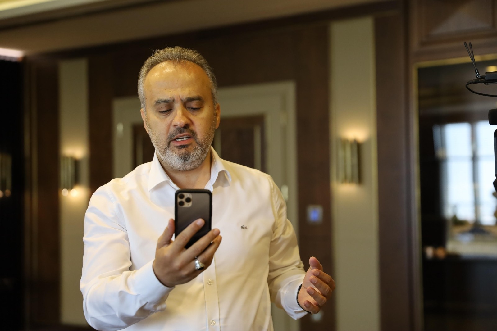 Başkan Aktaş, Türkiyeyi Ağlatan Gülsüm Teyzeye Moral Verdi
