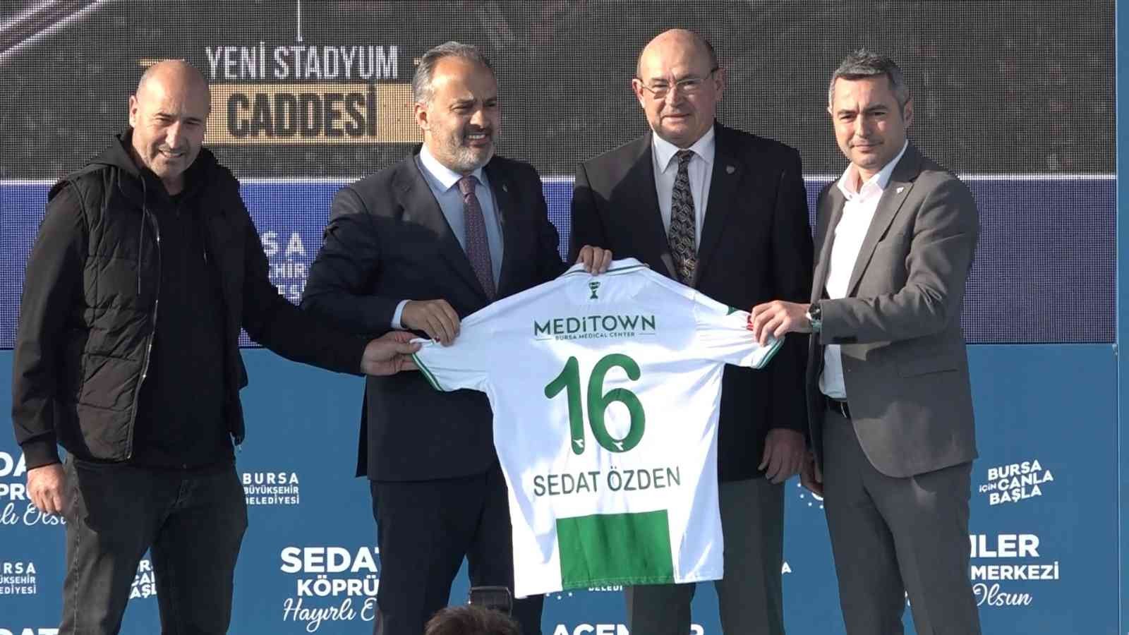Başkan Alinur Aktaş: Bursasporu Kimse Merak Etmesin. Allahın İzniyle Gelecek Günler Çok Daha Güzel Olacak