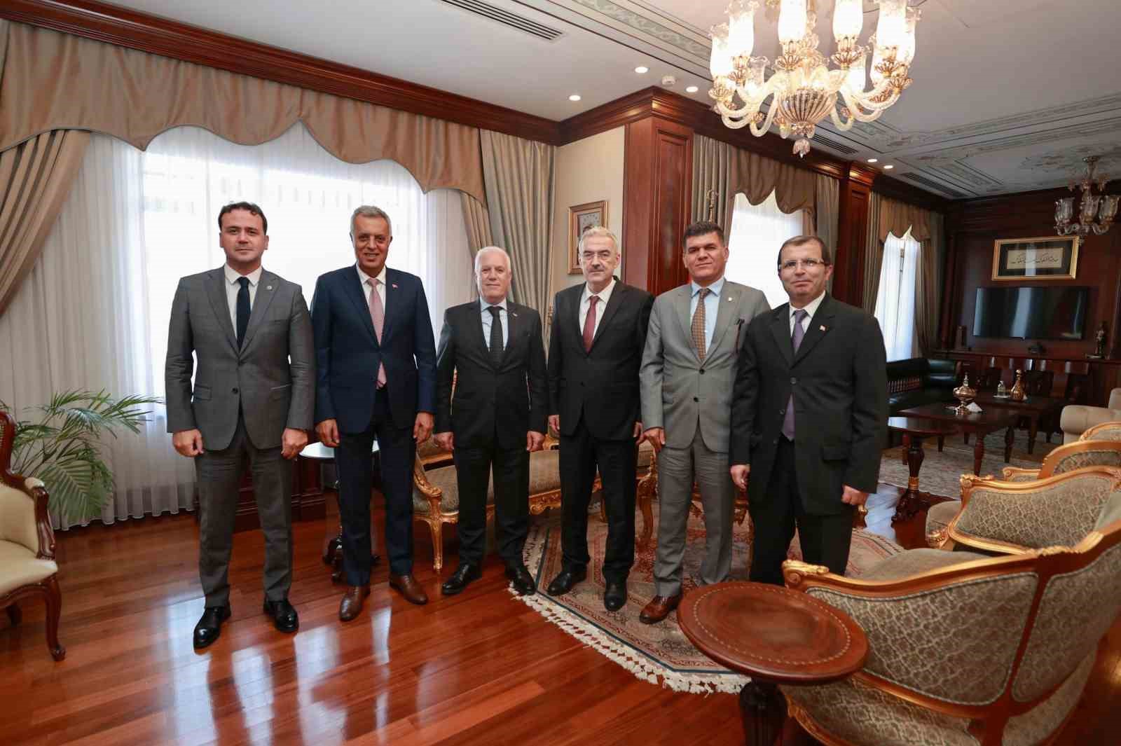 Başkan Bozbeyden Bursa Valisi Ayyıldıza ‘Hayırlı Olsun Ziyareti