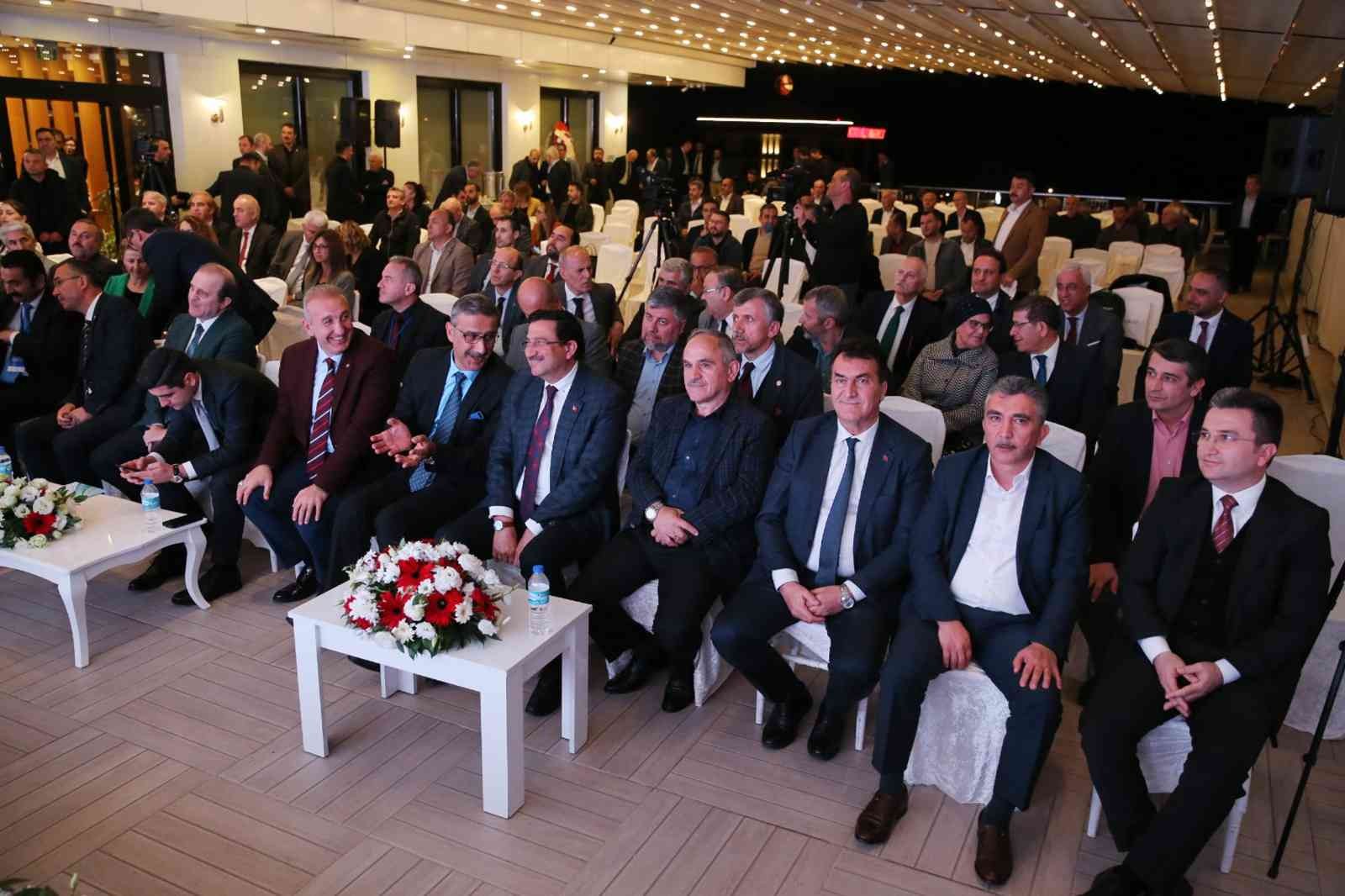 Başkan Dündar, Giresundaki Sempozyumda Konuştu