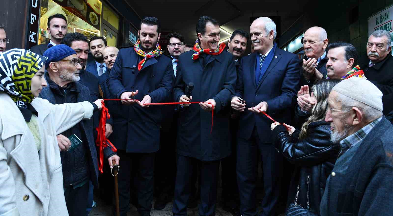 Başkan Dündarın Açtığı Seçim Ofisine Büyük İlgi
