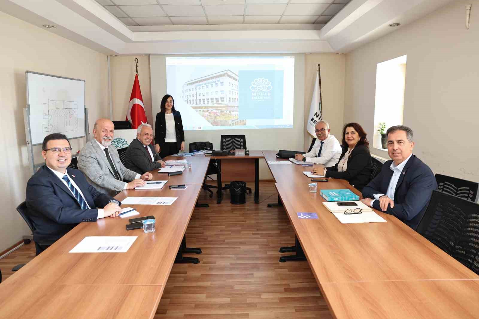Başkan Özdemirden Yoğun Mesai