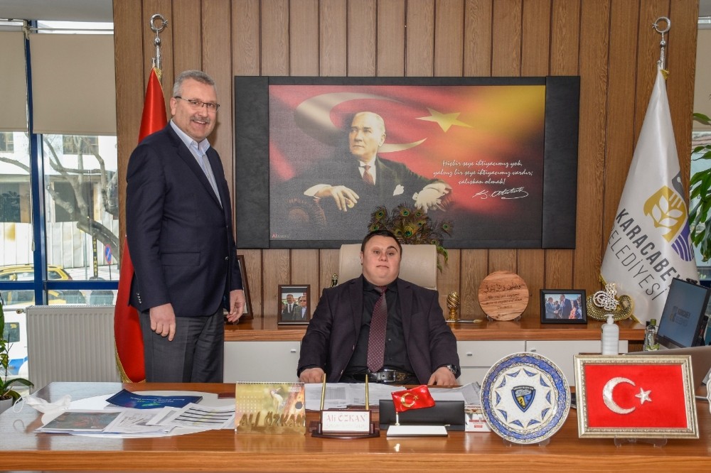 Başkan Özkan,Koltuğunu Karacabey'in Sevilen Simalarından Şaban'a Bıraktı