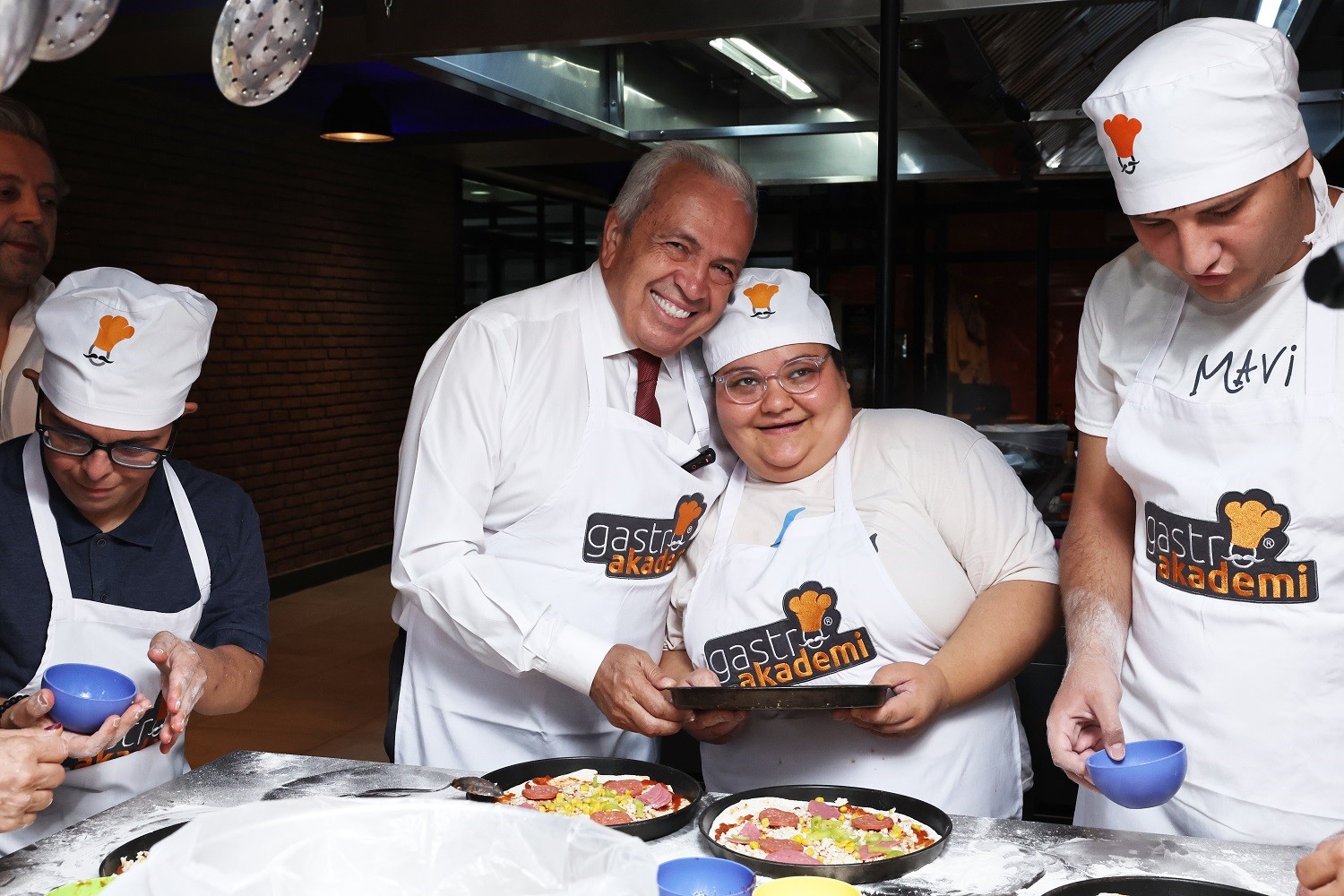 Başkan Şadi Özdemir, Özel Çocuklarla Pizza Yaptı