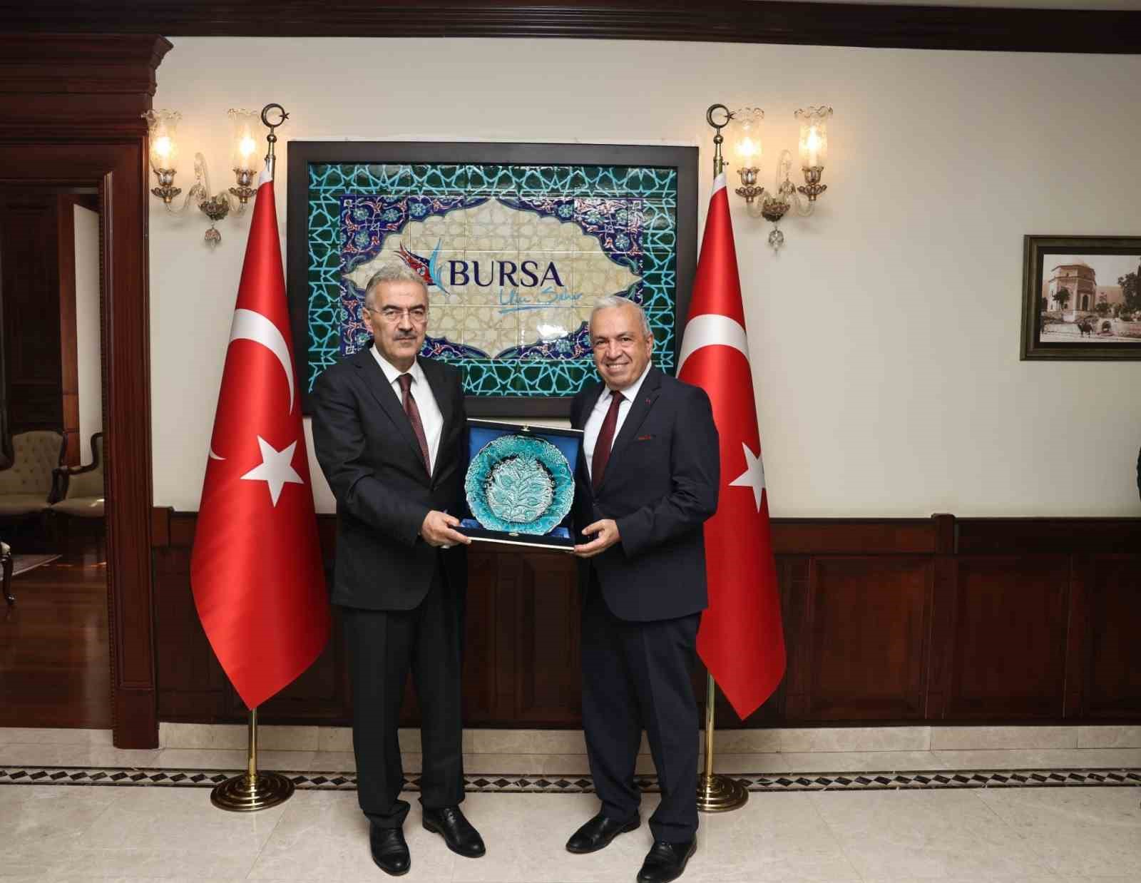 Başkan Şadi Özdemirden Vali Ayyıldıza Ziyaret