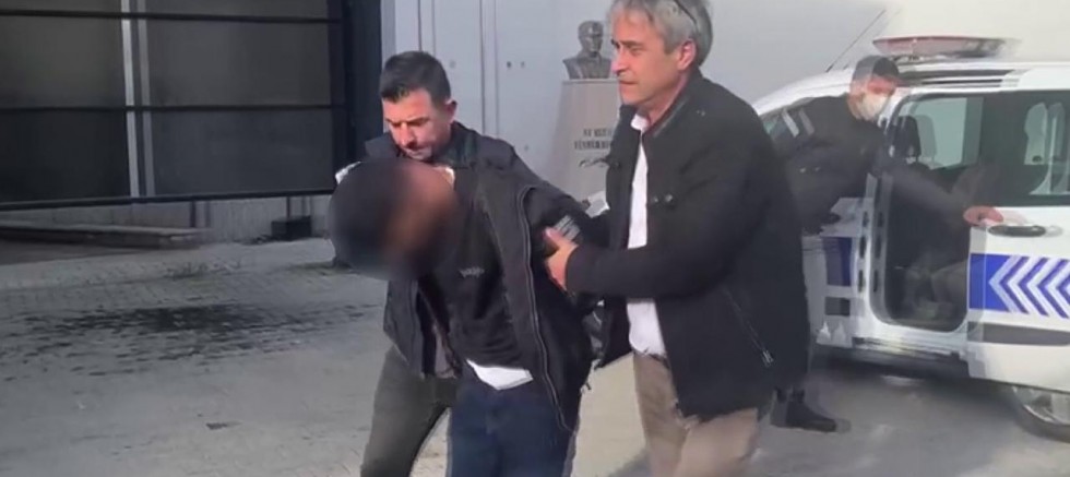 Başsavcıyım Diyen Dolandırıcı Yakayı Ele Verdi!