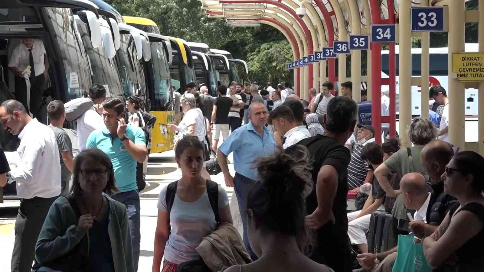 Bayram Yolculuğu Memlekete Değil, Akdeniz Ve Ege Kıyılarına