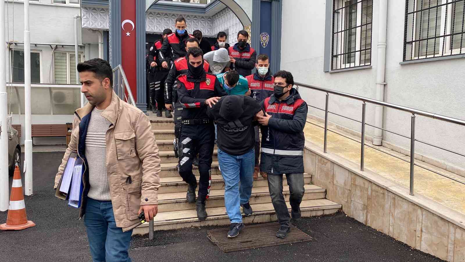 Bebek Kamerasına Yakalanan Silahlı Hırsızlık Çetesi Adliyeye Sevk Edildi
