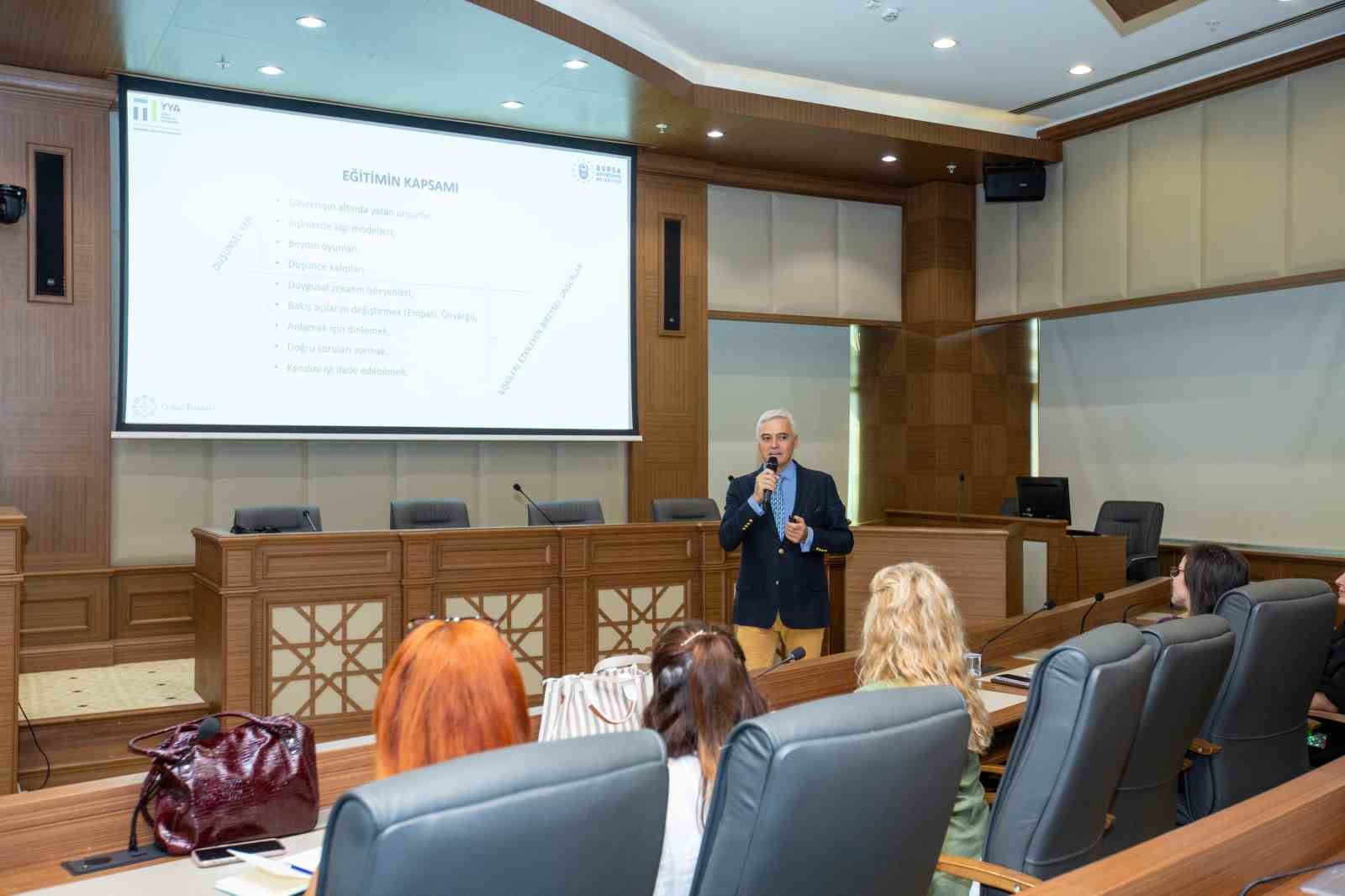Belediye Personeline ‘Etkili İletişim, Problem Çözme Ve Liderlik Eğitimi