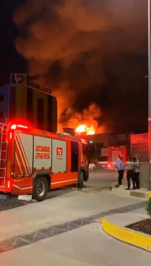 Beylikdüzünde İş Yerinde Büyük Yangın