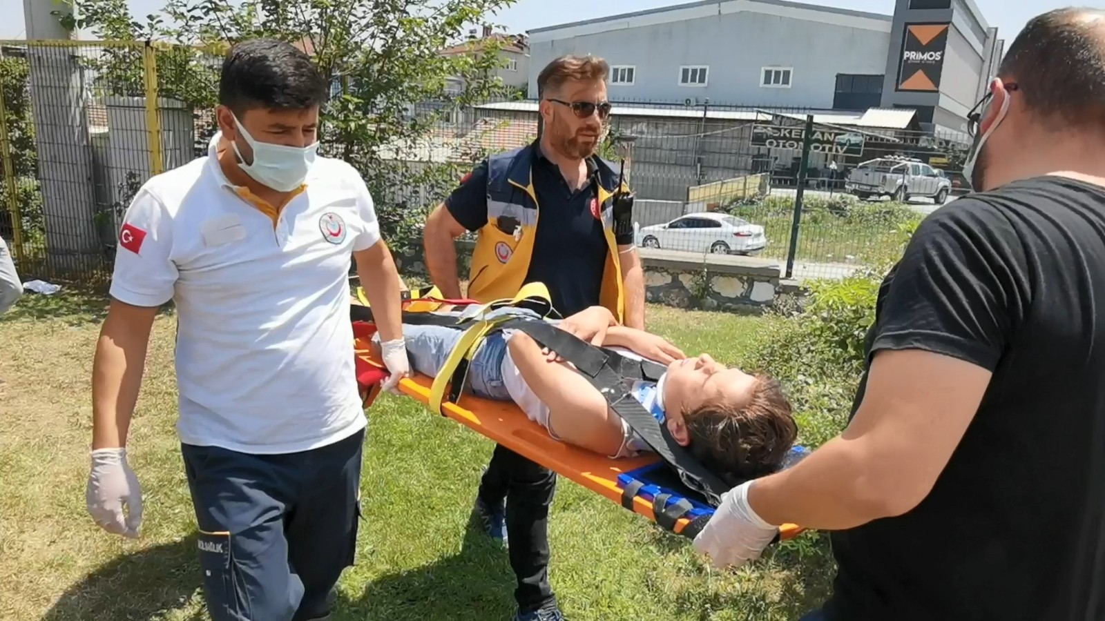 Bisikletli Gençlerin Dondurma Sevdası Kazaya Dönüştü: 3 Yaralı