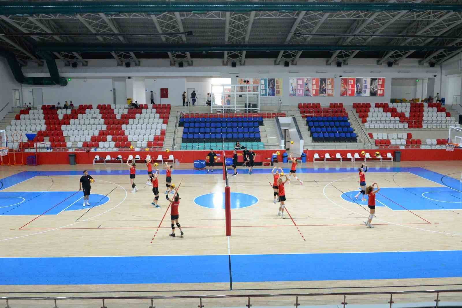 “Bizim Kızlar” 2024-2025 Sezonu İçin İlk Antrenmanlarını Yaptı