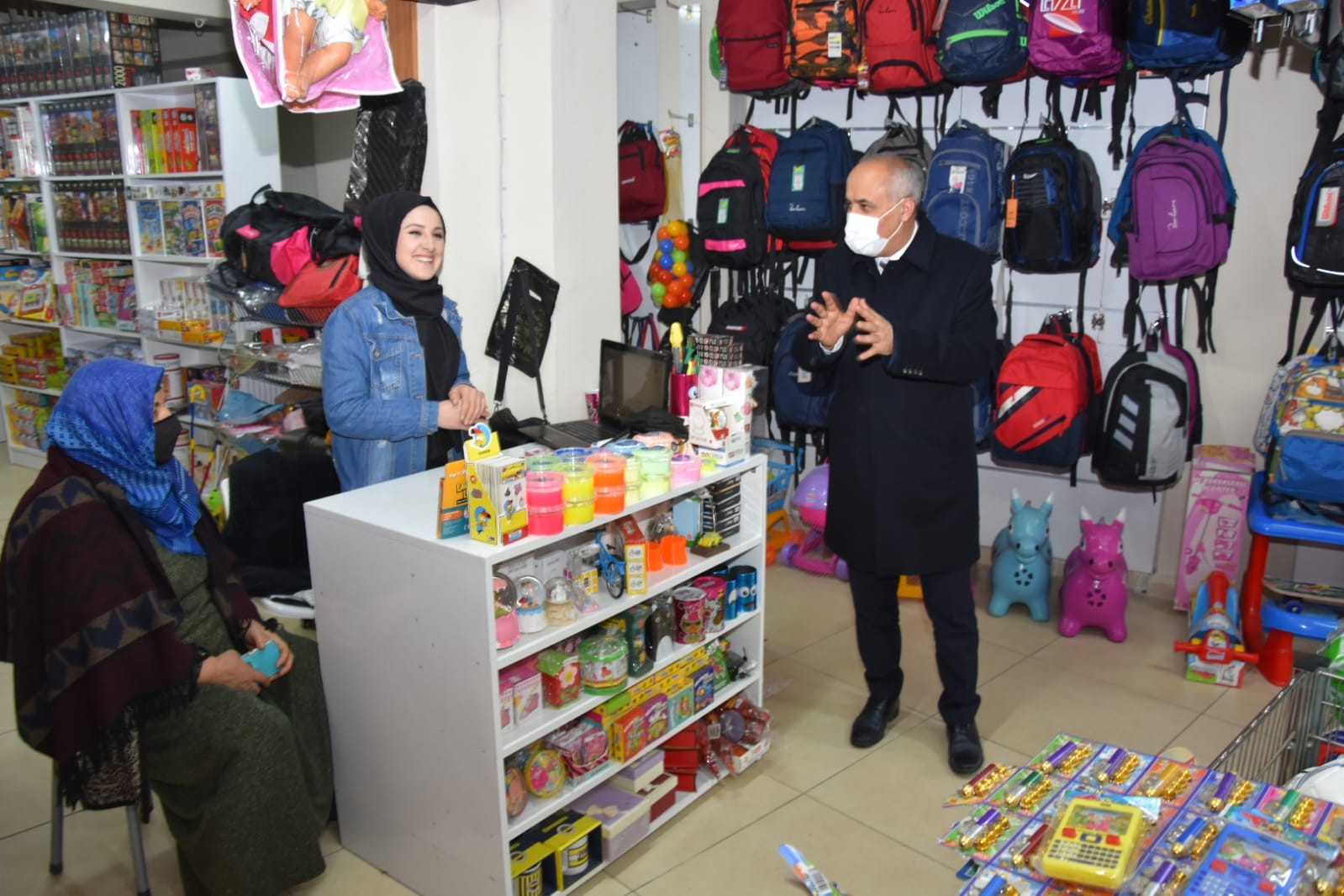 Bu İlçede Bütün Alışverişler İlçe Esnafından Yapılıyor