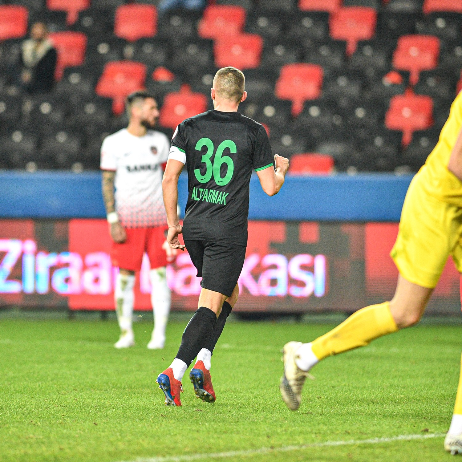 Burak Altıparmak: “Bursasporu Layık Olduğu Yere Taşıyacağız”