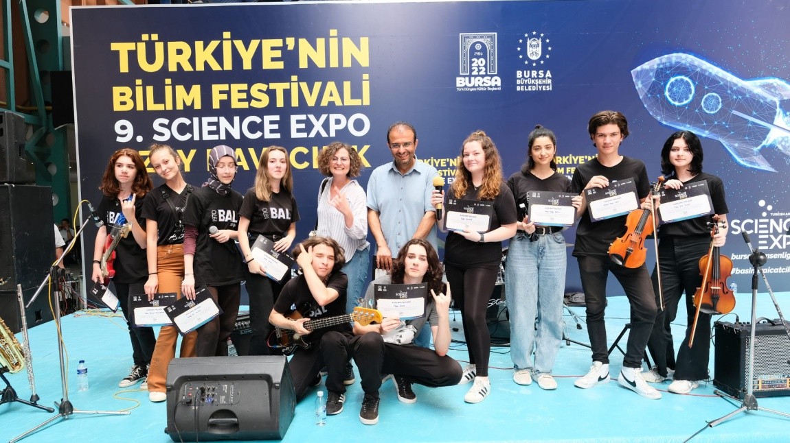 Bursa Anadolu Lisesi Sosyal, Sanatsal Ve Sportif Faaliyetlerle Ön Plana Çıkıyor
