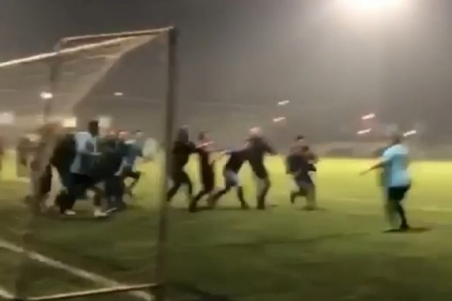 Bursa'da futbol turnuvası boks maçına döndü!