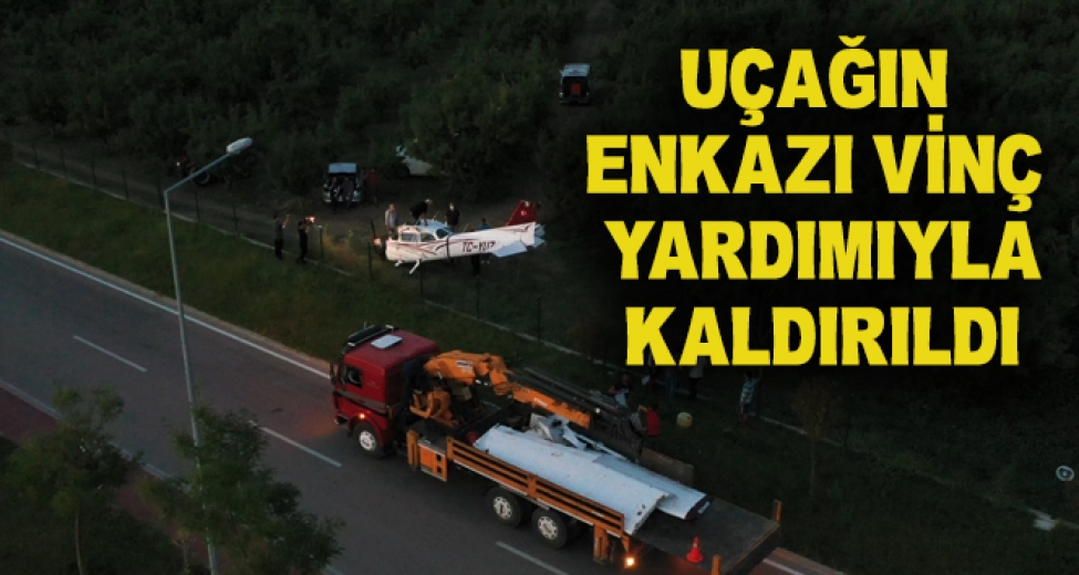 Bursa'da Meyve Bahçesine Mecburi İniş Yapan Uçağın Enkazı Kaldırıldı