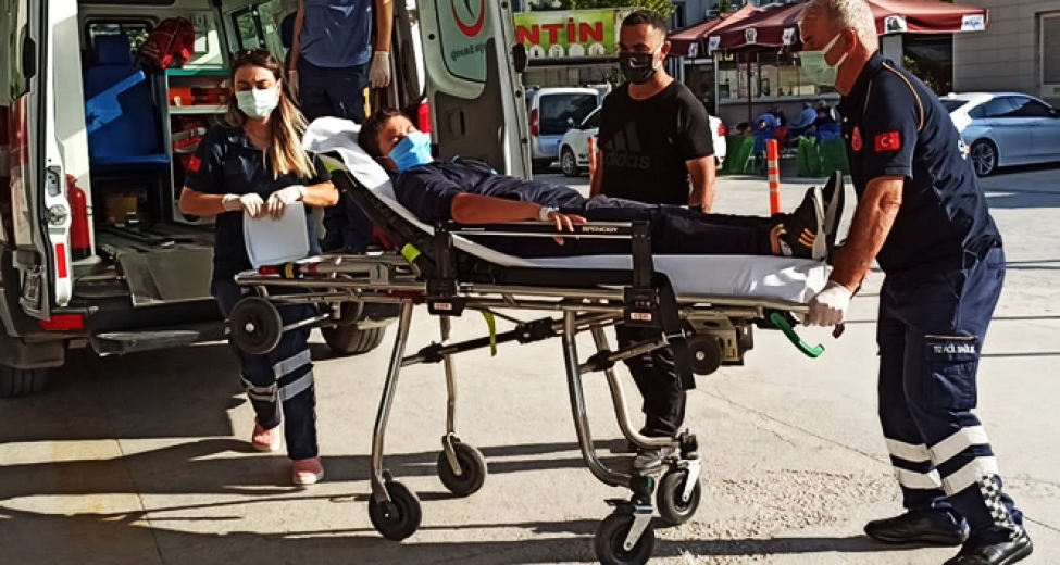 Bursa'da Otomobilin Çarptığı Genç Ölümden Döndü