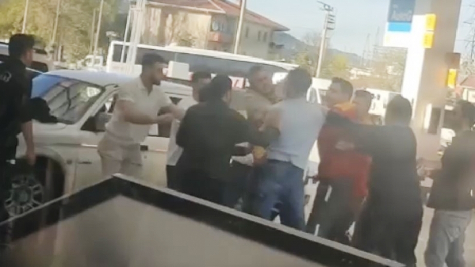 Bursa'da Yumruk Yumruğa Kavga!