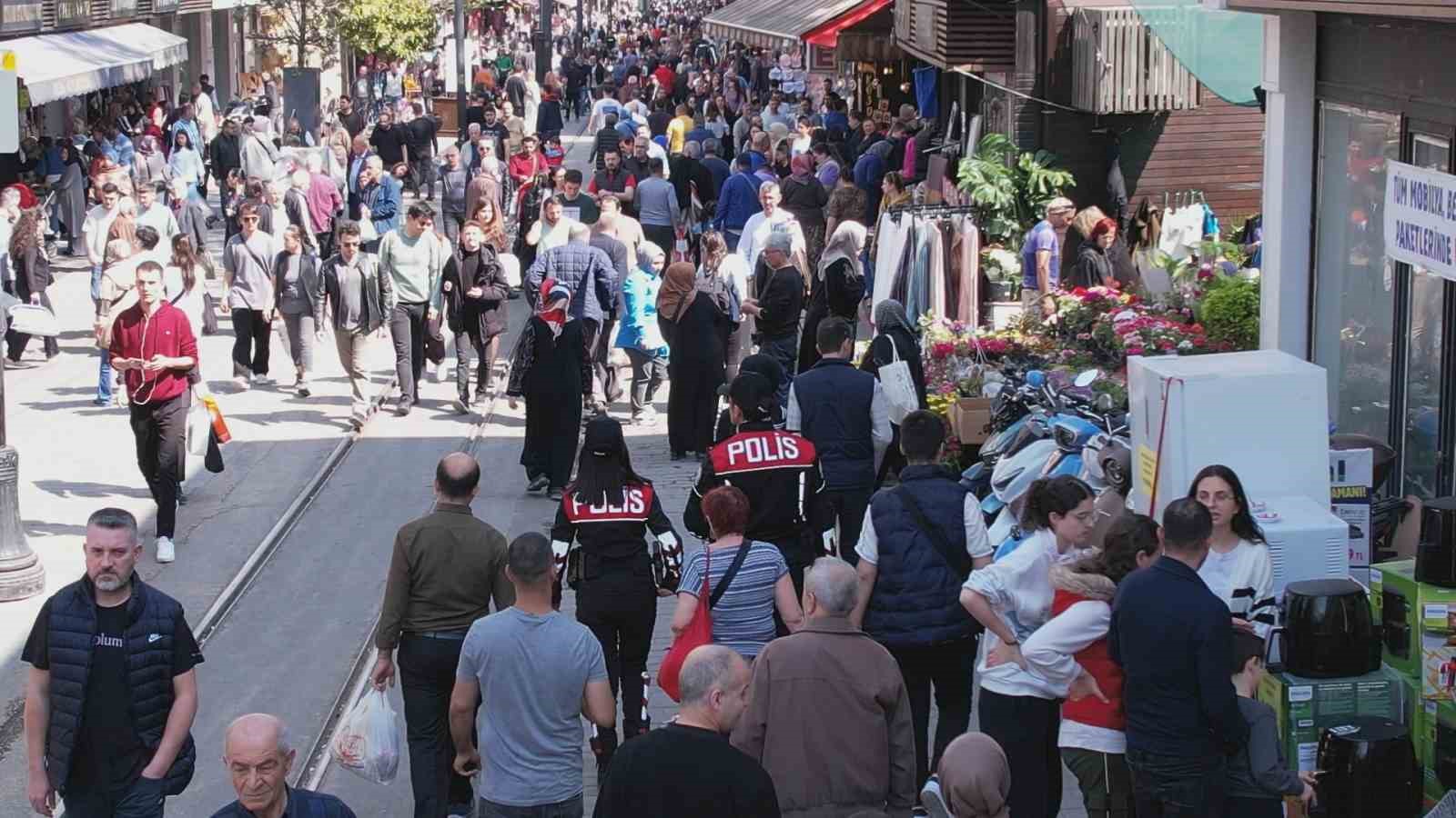 Bursa Polisi Bayram Öncesi Çarşı Bölgesinde Kuş Uçurtmadı
