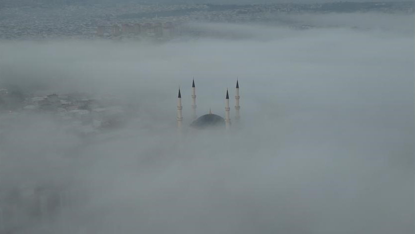 Bursa Sisli Bir Sabaha Uyandı