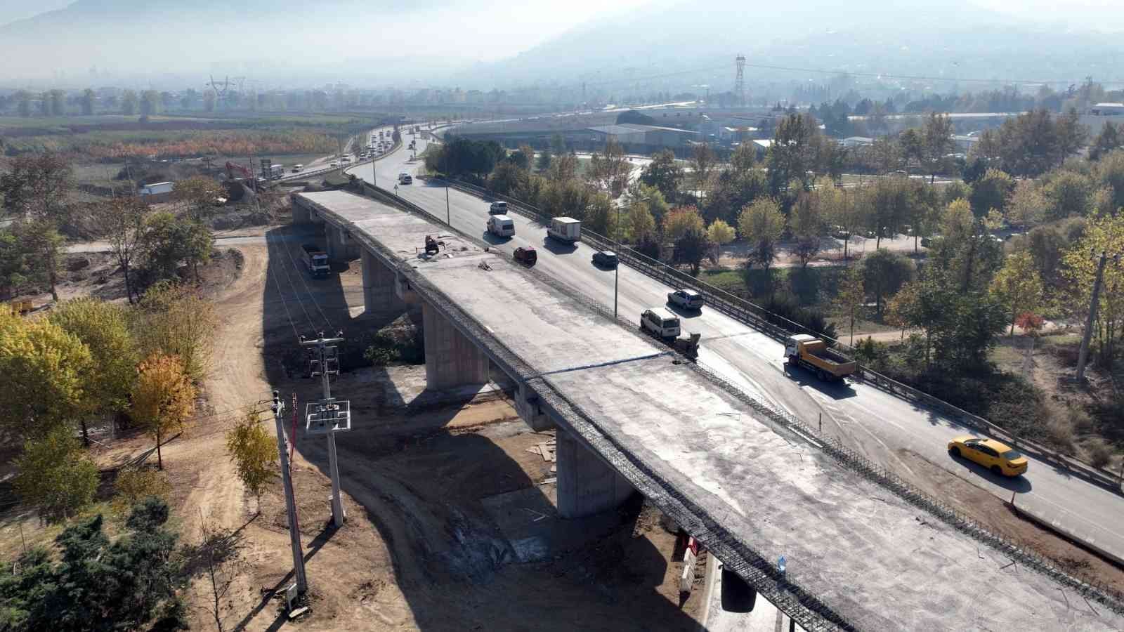 Bursa'da trafiğe köprülü neşter