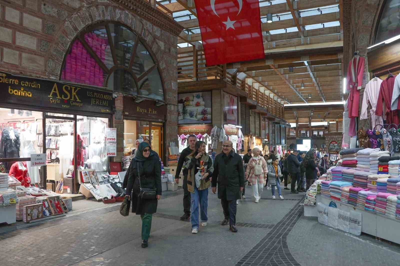 Bursa Valisi Demirtaş Ailecek Halkın İçinde
